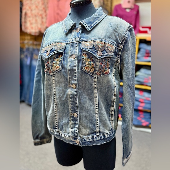 NEW Grace in LA Jean Cactus Embroidered Denim Jacket - Back by popular demand! 🎉 - Picture 4 of 5